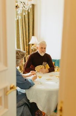 lợi thế nhà cái poker